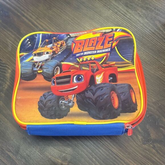 Blaze and the Monster Machines insulated lunchbox - Picture 1 of 3